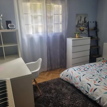 Avec Lit Double Cholet