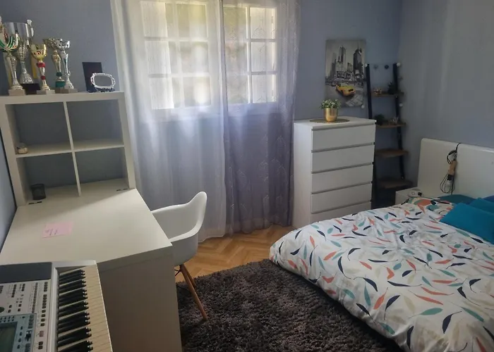 Avec Lit Double Cholet